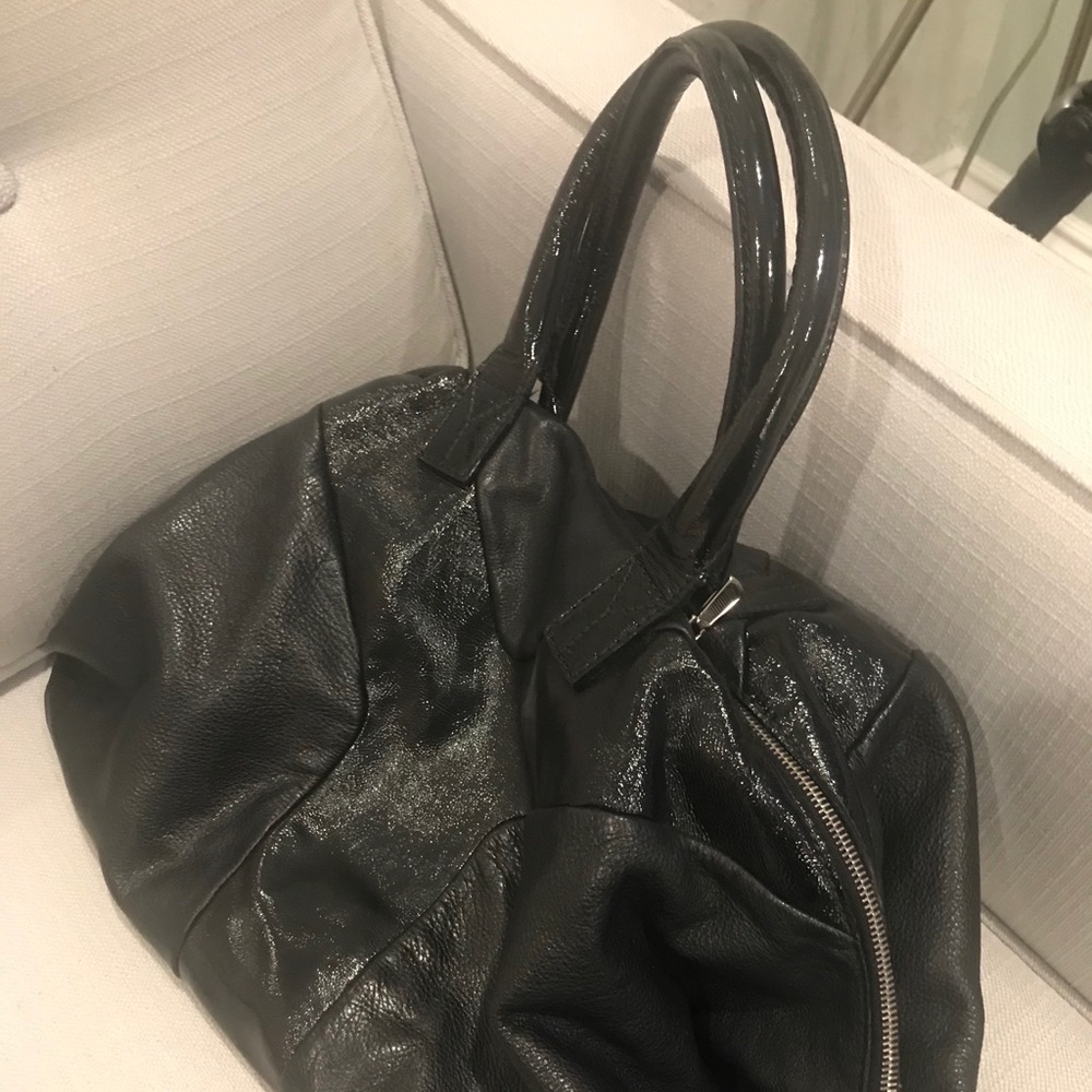 YSL Yves Saint Laurent Easy Black Patent Bag - Picture 2 of 7